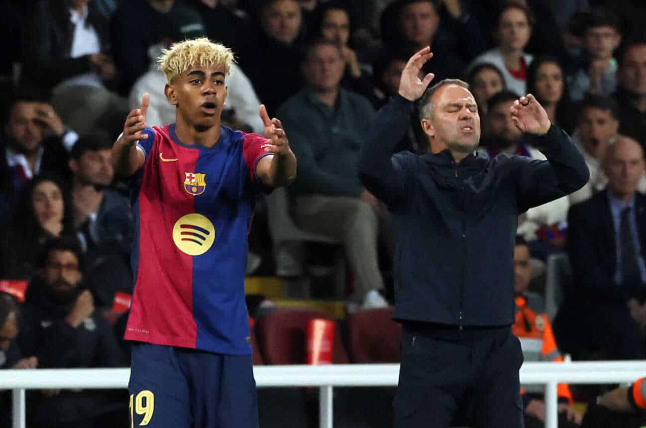 FC Barcelona v FC Internazionale Milano – UEFA Champions League 2024/25 Semi Final First Leg FC Barcelona, Barca v FC Internazionale Milano - UEFA Champions League 2024/25 Semi Final First Leg Lamine Yamal and Hansi Flick are present during the match between FC Barcelona and Football Club Internazionale Milano, corresponding to the first leg of the semifinals of the UEFA Champions League, at the Lluis Companys Stadium in Barcelona, Spain, on April 30, 2025. Barcelona Barcelona Spain PUBLICATIONxNOTxINxFRA Copyright: xUrbanandsportx originalFilename:urbanandsport-fcbarcel250430_npjiA.jpg