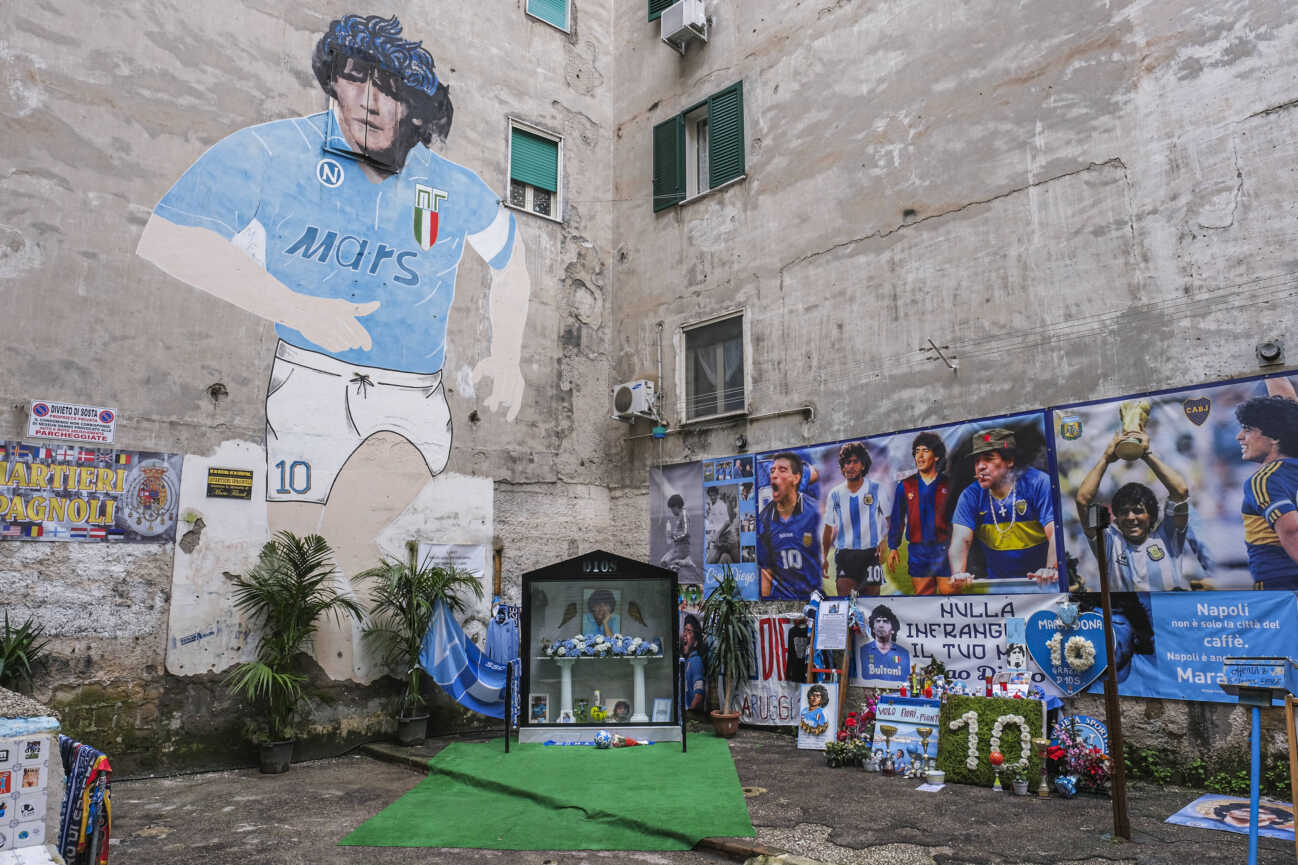 Entertainment Bilder des Tages Italy: votive chapel for Diego Armando Maradona Naples, 8 February 2021, Quartieri Spagno Entertainment Bilder des Tages Italy: votive chapel for Diego Armando Maradona Naples, 8 February 2021, Quartieri Spagnoli Quartieri Spagnoli a neighbourhood in Naples where a votive chapel has been installed for Diego Armando Maradona, the place is known as Largo Diego Armando Maradona where the historic mural depicting the Pibe de Oro is located. ABPH7879 Copyright: xAntonioxBalascox