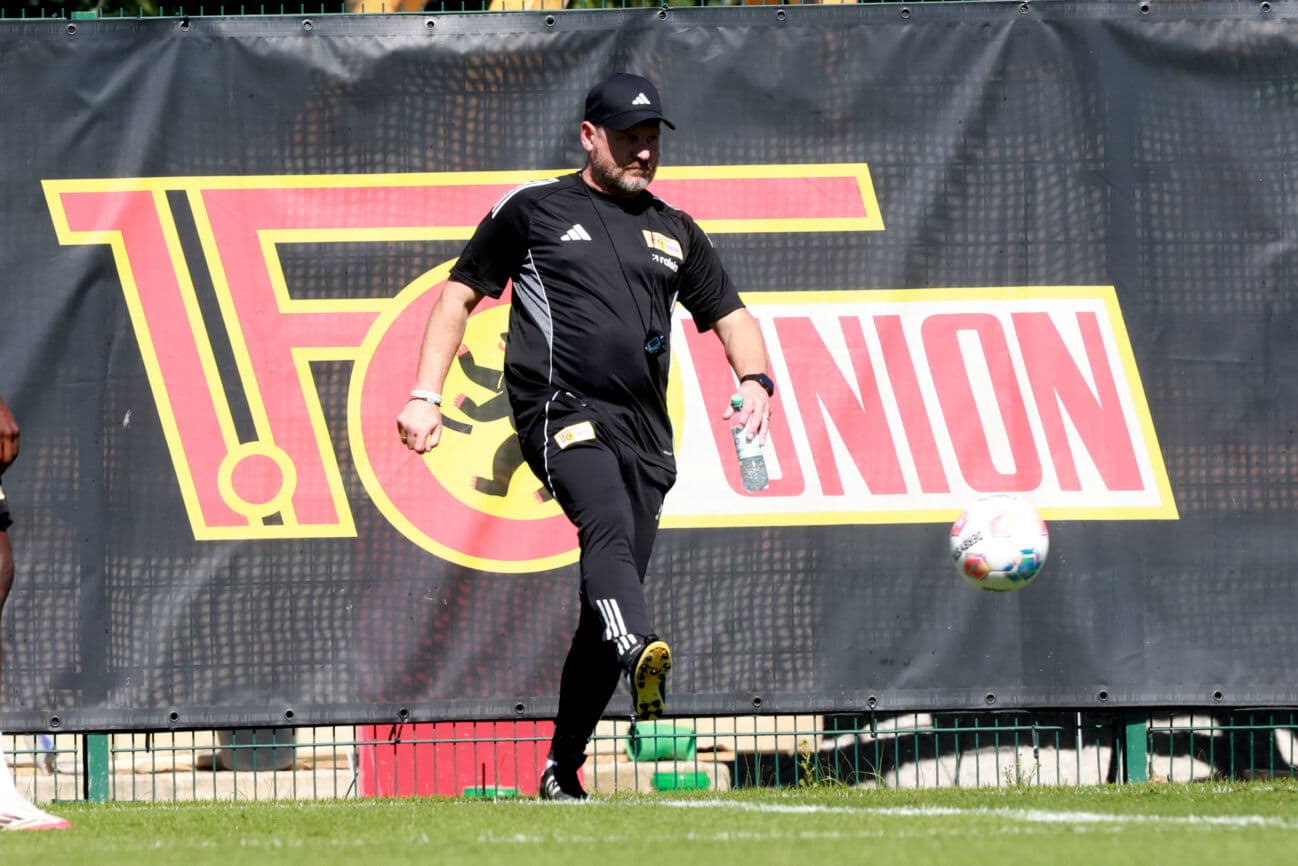 deu-dfl-1-fbl-1fc-1065315249 DEU, DFL, 1. FBL, 1.FC Union, Training, 19.08.2025, Stadion Alte Foersterei, Berlin, DEU, DFL, 1. FBL, 1.FC Union, Training, im Bild: Cheftrainer (Head Coach) Steffen Baumgart (1.FC Union Berlin) DFL - regulations prohibit any use of Photographs as image sequences and or quasi-video *** DEU, DFL, 1 FBL, 1 FC Union, Training, 19 08 2025, Stadion Alte Foersterei, Berlin, DEU, DFL, 1 FBL, 1 FC Union, Training, im Bild Cheftrainer Head Coach Steffen Baumgart 1 FC Union Berlin DFL regulations prohibit any use of Photographs as image sequences and or quasi video nordphotoxGmbHx xEngler nph00076