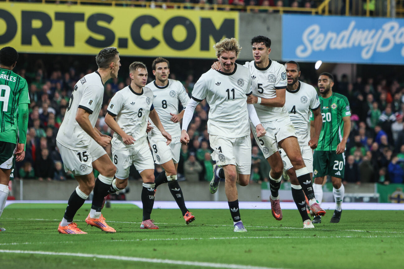 fussball-uefa-european-qualifiers-wm-1067740892 Fussball, UEFA European Qualifiers WM Qualifikation Europa Gruppe A - 8.Spieltag Nordirland - Deutschland 13.10.2025, National Stadium at Windsor Park Torjubel Deutschland nach dem Tor zum 1-0 durch Nick Woltemade (Deutschland, 11) die Spieler freuen sich Belfast National Stadium at Windsor Park Nordirland *** Sport, Soccer, UEFA European Qualifiers World Cup Qualifiers Europe Group A 8 Matchday Northern Ireland Germany 13 10 2025, National Stadium at Windsor Park Goal celebration Germany after Nick Woltemades goal for 1 0 Germany, 11 the players celebrate Belfast National Stadium at Windsor Park Northern Ireland