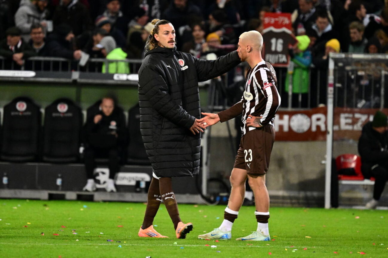 Fussball I Herren I 1. Bundesliga l FC St. Pauli – TSG Hoffenheim I 07. Spieltag I Saison 2025-2026 I St. Pauli I 19.10.2025 I Fussball I Herren I 1. Bundesliga l FC St. Pauli - TSG Hoffenheim I 07. Spieltag I Saison 2025-2026 I St. Pauli I 19.10.2025 I v.l. Irvine Jackson St.Pauli , Oppie Louis St.Pauli , Sportplatz : Millerntor Stadion, St.Pauli Hamburg Deutschland *** Soccer I Men I 1 Bundesliga l FC St Pauli TSG Hoffenheim I 07 Matchday I Season 2025 2026 I St Pauli I 19 10 2025 I v l Irvine Jackson St Pauli , Oppie Louis St Pauli , Sportplatz Millerntor Stadion, St Pauli Hamburg Germany