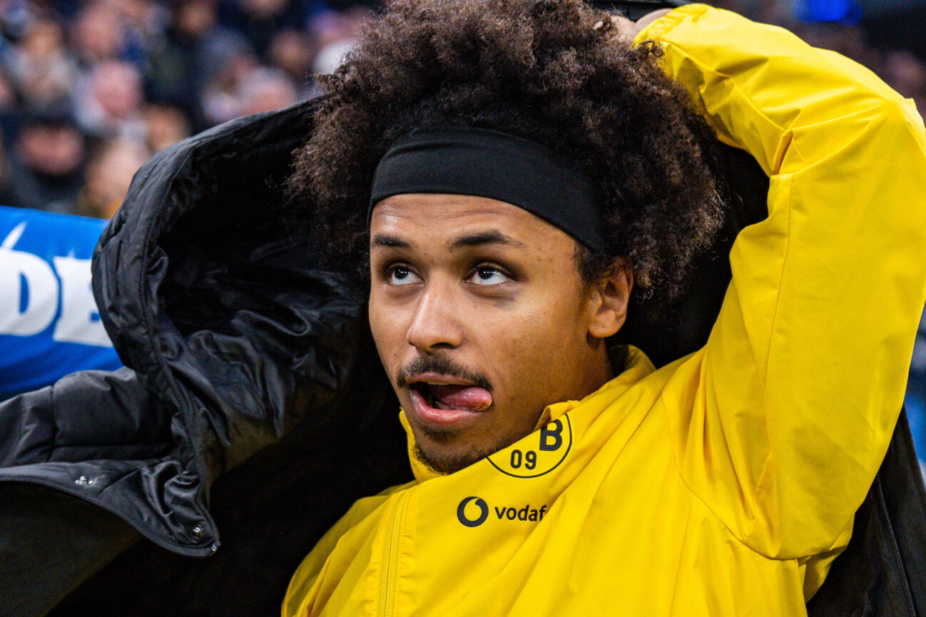 08112025-hamburger-sv-vs-borussia-1069105923 08.11.2025, Hamburger SV vs. Borussia Dortmund, 1. Bundesliga, 10. Spieltag Karim Adeyemi (Borussia Dortmund, 27) Wichtiger Hinweis: Gemaess den Vorgaben der DFL Deutsche Fussball Liga bzw. des DFB Deutscher Fussball-Bund ist es untersagt, in dem Stadion und oder vom Spiel angefertigte Fotoaufnahmen in Form von Sequenzbildern und oder videoaehnlichen Fotostrecken zu verwerten *** 08 11 2025, Hamburger SV vs Borussia Dortmund, 1 Bundesliga, Matchday 10 Karim Adeyemi Borussia Dortmund, 27 Important note In accordance with the regulations of the DFL German Football League and the DFB German Football Association, it is prohibited to use photographs taken in the stadium and or of the match in the form of sequential images and or video-like photo series Copyright: xBahhoxKarax