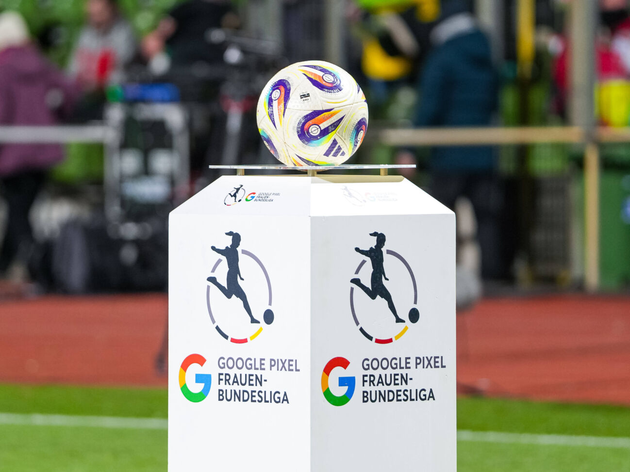 ball-sv-werder-bremen-vs-1069546227 Ball SV Werder Bremen vs. 1. FC Koeln, Fußball, Frauen Bundesliga, Google Pixel Frauen Bundesliga, 11. Spieltag, Saison 2025 2026, 23.11.2025 DFB REGULATIONS PROHIBIT ANY USE OF PHOTOGRAPHS AS IMAGE SEQUENCES AND OR QUASI-VIDEO, SV Werder Bremen vs. 1. FC Koeln, Fußball, Frauen Bundesliga, Google Pixel Frauen Bundesliga, 11. Spieltag, Saison 2025 2026, 23.11.2025 Bremen *** Ball SV Werder Bremen vs 1 FC Koeln, Football, Womens Bundesliga, Google Pixel Womens Bundesliga, Matchday 11, Season 2025 2026, 23 11 2025 DFB REGULATIONS PROHIBIT ANY USE OF PHOTOGRAPHS AS IMAGE SEQUENCES AND OR QUASI VIDEO, SV Werder Bremen vs 1 FC Koeln, Football, Womens Bundesliga, Google Pixel Womens Bundesliga, Matchday 11, Season 2025 2026, 23 11 2025 Bremen Copyright: xEibner-Pressefoto DamianxKruczynx EP_DKI