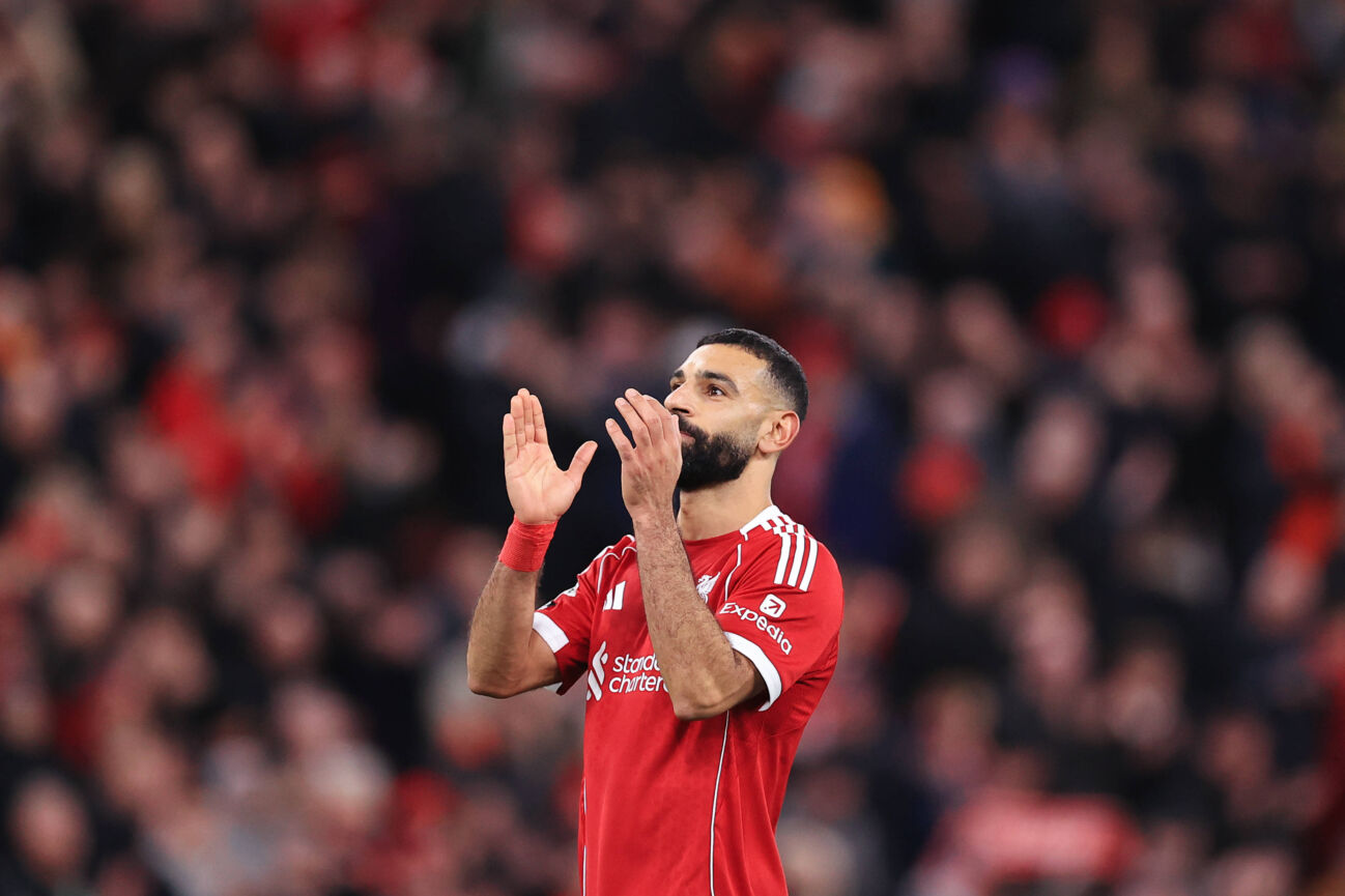 football-premier-league-1070277586 Football - Premier League - Liverpool v Brighton & Hove Albion 13th December 2025 - Premier League - Liverpool v Brighton & Hove Albion - Mohamed Salah of Liverpool applauds the support - Photo: Simon Stacpoole Offside. Liverpool UK *** Fußball Premier League Liverpool gegen Brighton Hove Albion 13. Dezember 2025 Premier League Liverpool gegen Brighton Hove Albion Mohamed Salah von Liverpool applaudiert der Unterstützung Foto Simon Stacpoole Abseits Liverpool UK PUBLICATIONxINxGERxSUIxAUTxONLY Copyright: xSimonxStacpoolexOffside