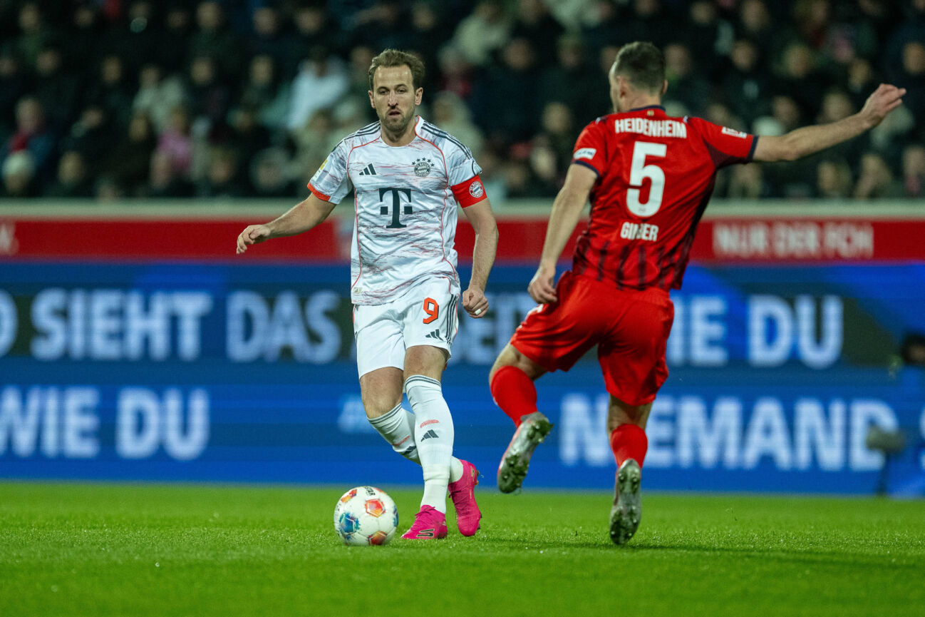 harry-kane-fc-bayern-muenchen-1070589564 Harry Kane (FC Bayern Muenchen, 09), Benedikt Gimber (FC Heidenheim, 05), GER, 1. FC Heidenheim vs. FC Bayern Muenchen, Fussball, Bundesliga, 15. Spieltag, Spielzeit 2025 2026, 21.12.2025, DFL DFB REGULATIONS PROHIBIT ANY USE OF PHOTOGRAPHS AS IMAGE SEQUENCES AND OR QUASI-VIDEO, GER, 1. FC Heidenheim vs. FC Bayern Muenchen, Fussball, Bundesliga, 15. Spieltag, Spielzeit 2025 2026, 21.12.2025 Heidenheim *** Harry Kane FC Bayern Muenchen, 09 , Benedikt Gimber FC Heidenheim, 05 , GER, 1 FC Heidenheim vs FC Bayern Muenchen, Football, Bundesliga, Matchday 15, Season 2025 2026, 21 12 2025, DFL DFB REGULATES PROHIBIT ANY USE OF PHOTOGRAPHS AS IMAGE SEQUENCES AND OR QUASI VIDEO, GER, 1 FC Heidenheim vs FC Bayern Muenchen, Football, Bundesliga, Matchday 15, Season 2025 2026, 21 12 2025 Heidenheim Copyright: xEibner-Pressefotox EP_EER