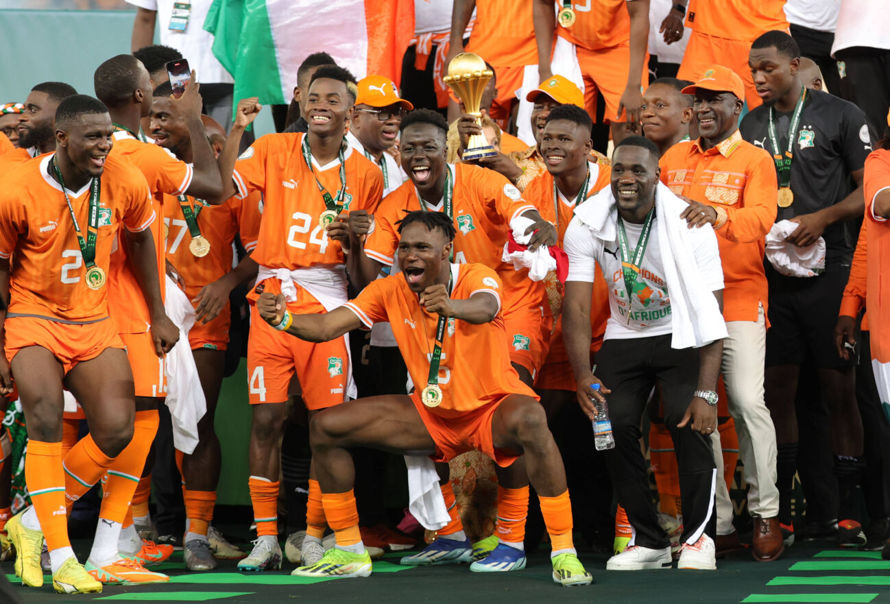 Final CAN 2024 CÃ te d Ivoire Contre Nigeria Les joueurs ivoiriens celebrent leur victoire a la fin de la finale de football de la Coupe d Afrique des Nations CAN 2024 entre la Cote d Ivoire et le Nigeria au stade olympique Alassane Ouattara d Ebimpe, Abidjan, le 11 fevrier 2024. Abidjan Cote d Ivoire Copyright: xAPPxAlgeriexPressxPhotosxAnisx/xAPPx 0J2A1624